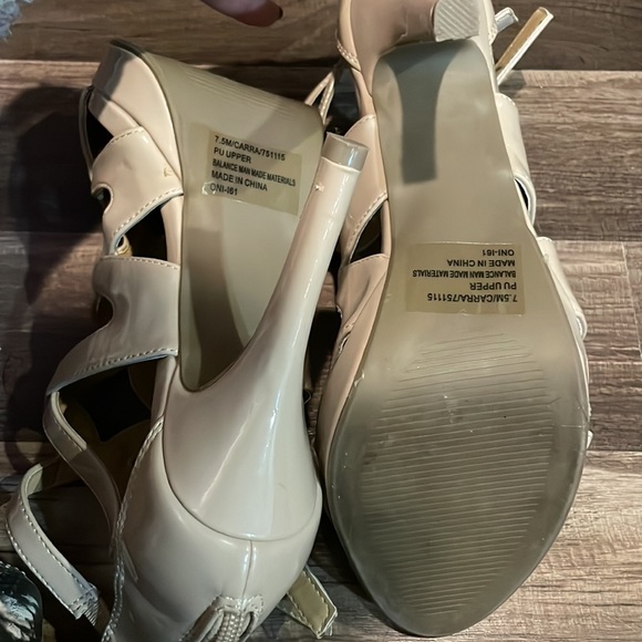 Daisy Fuentes heels - Picture 5 of 5